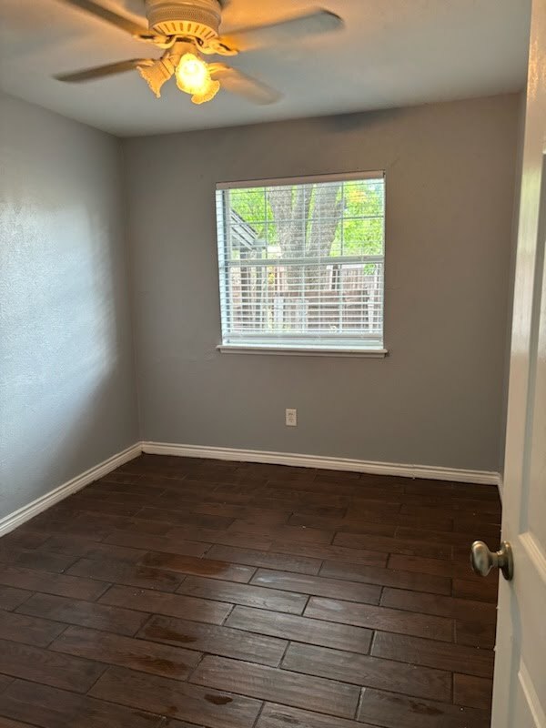 Building Photo - 228 Elmwood Dr