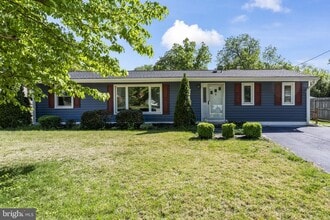 Building Photo - 8005 Woodholme Cir