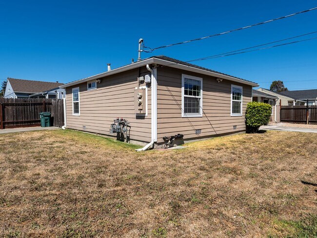 Building Photo - Updated single family home