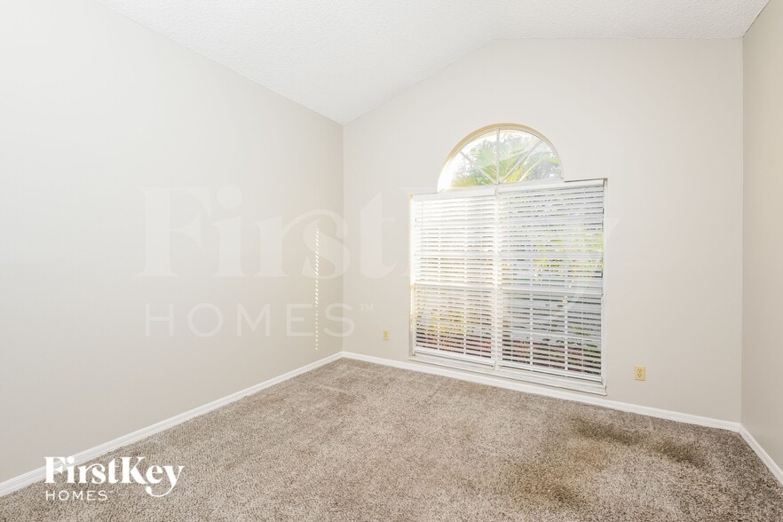 Building Photo - 1047 Whittier Cir