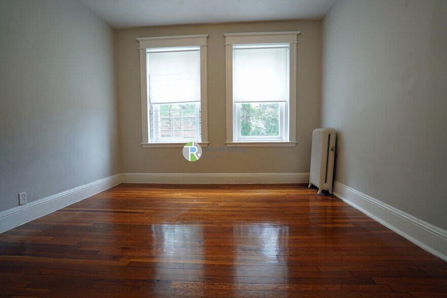 Building Photo - 64 Woodstock Ave