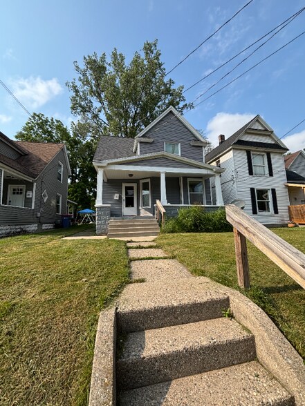 Building Photo - 111 Sweet St NE