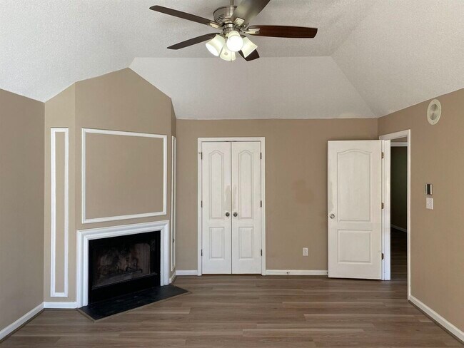 Building Photo - 92 Gleneagles Way