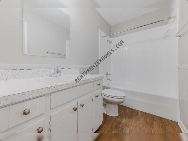 Building Photo - 200 Timberline Dr