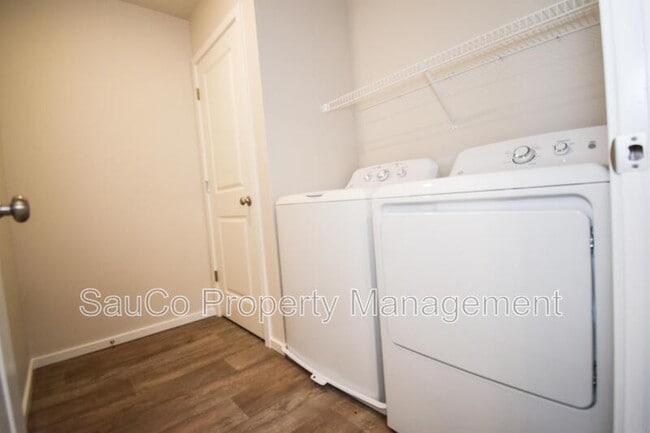 Building Photo - 2269 Livesay Ln