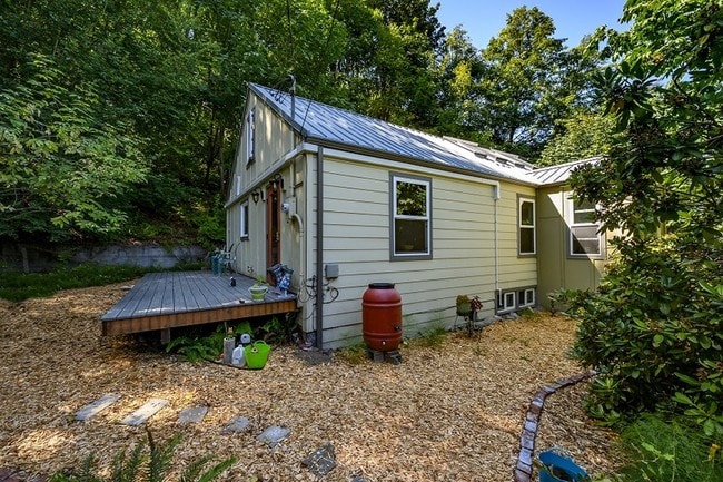 Building Photo - 6739 25th Ave SW