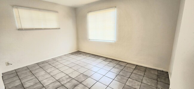 Building Photo - Charming 3 Bedroom, 1 Bathroom Available for Rent