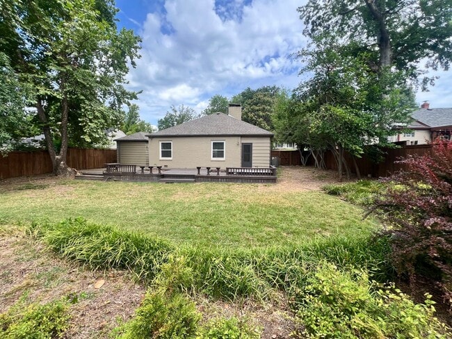 Building Photo - Updated Brookside Bungalow!