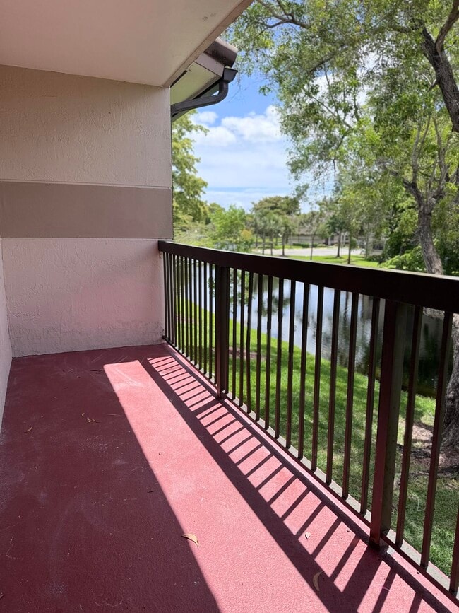 Building Photo - 9968 Nob Hill Ln