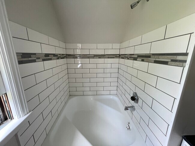 Building Photo - 3958 E Plankinton Ave