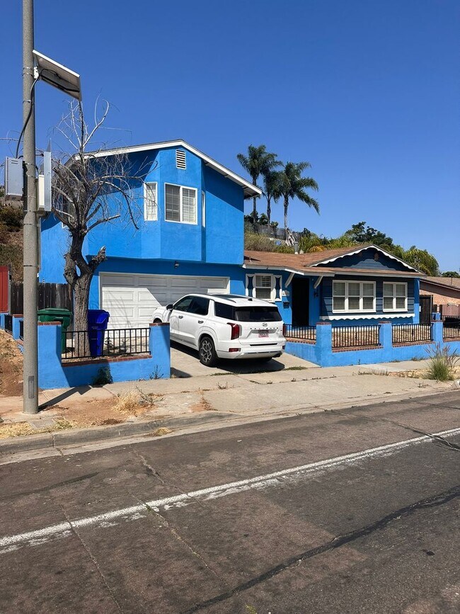 Building Photo - 4122 Aragon Dr