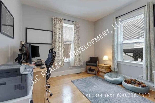 Building Photo - 2324 W 25th St