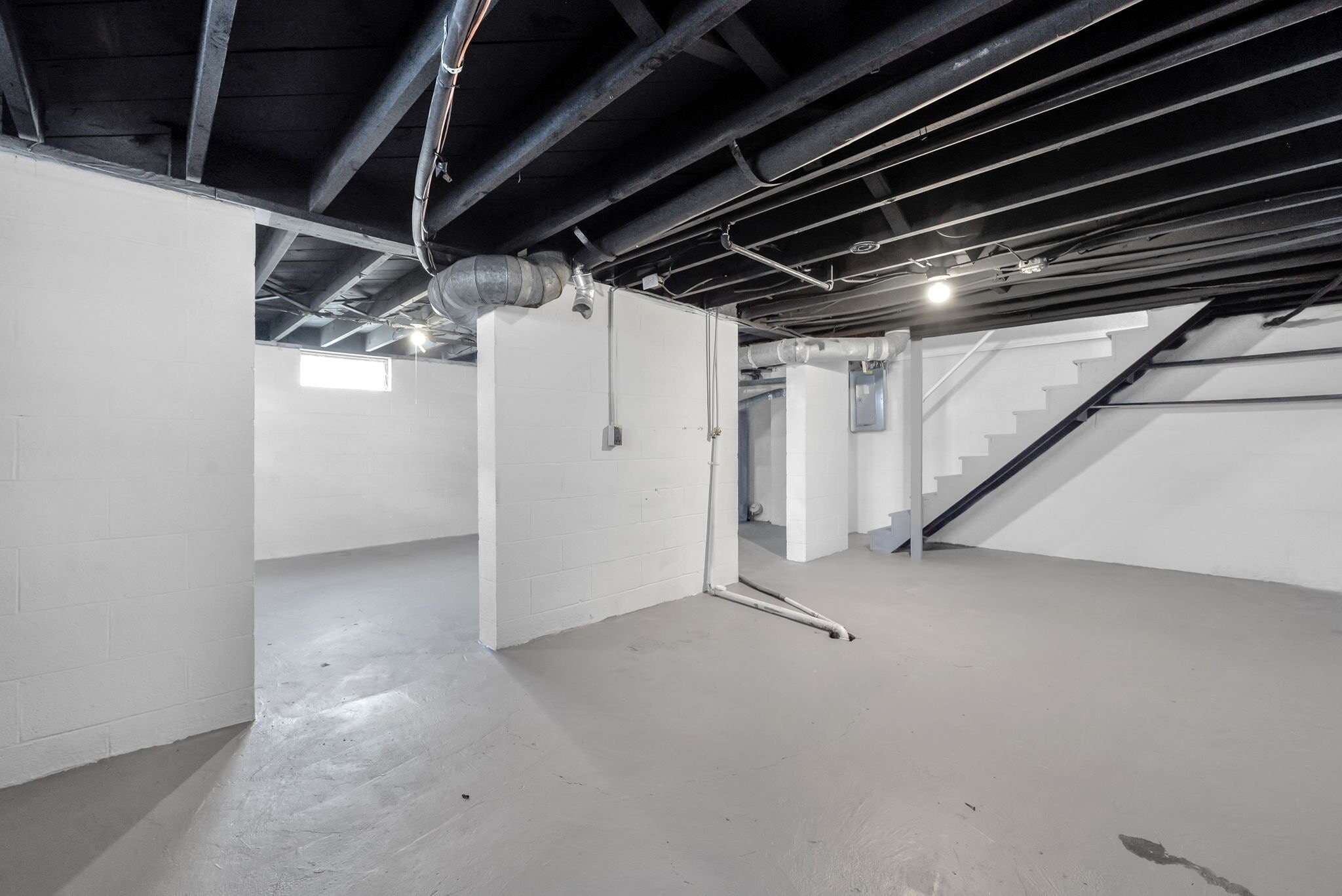Building Photo - 2383 Hiawatha Park Dr
