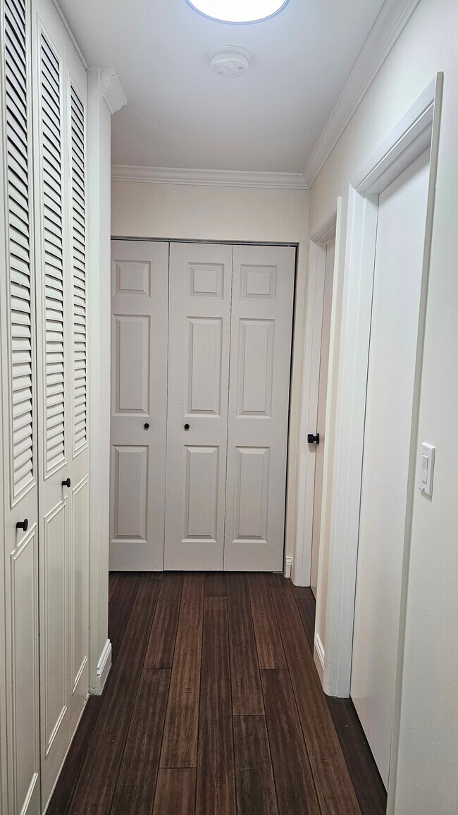HALLWAY - 1500 SW Skyline Blvd