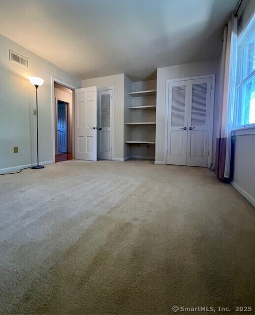 Building Photo - 15 Carriage Path N
