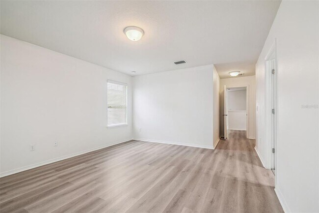 Building Photo - 4925 White Sanderling Ct
