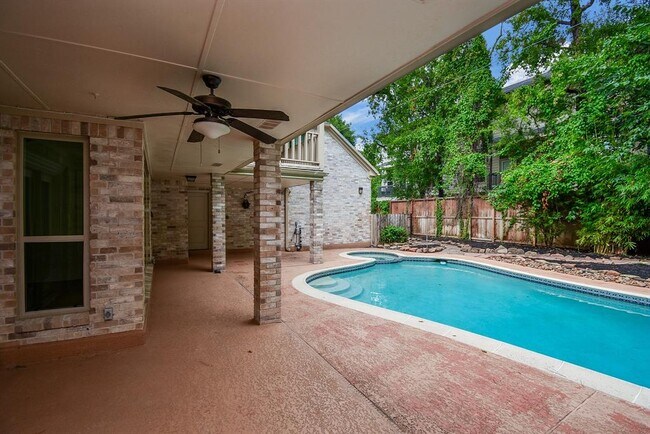 Building Photo - 807 Herdsman Dr