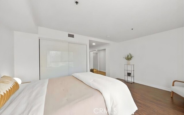 Building Photo - 727 S Ardmore Ave