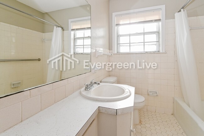 Building Photo - 4261 Riche Rd