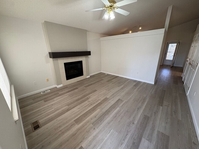 Building Photo - Ranch home in quiet neighborhood