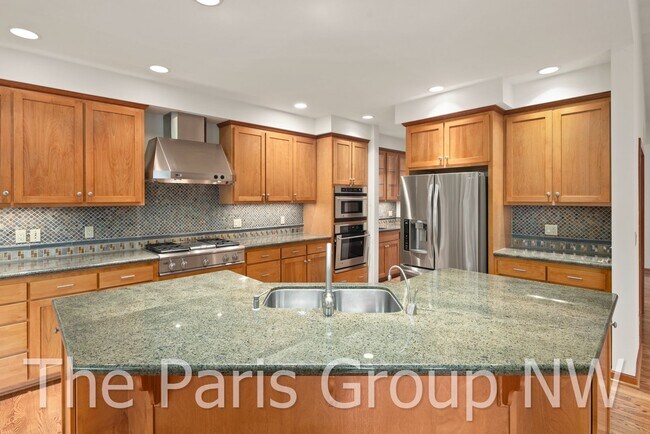 Building Photo - Gorgeous 3,400sf Golf Course Craftsman on ...