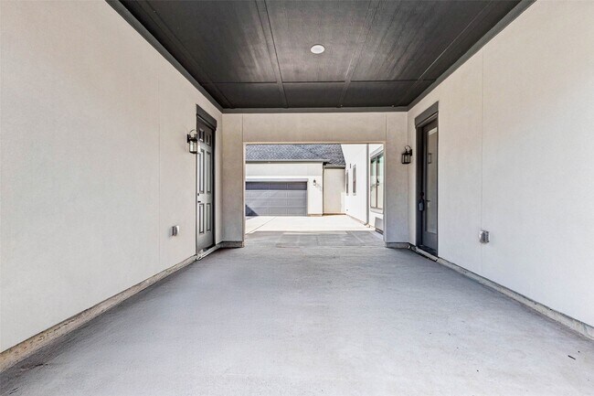 Building Photo - 1327 Crown Frst Dr