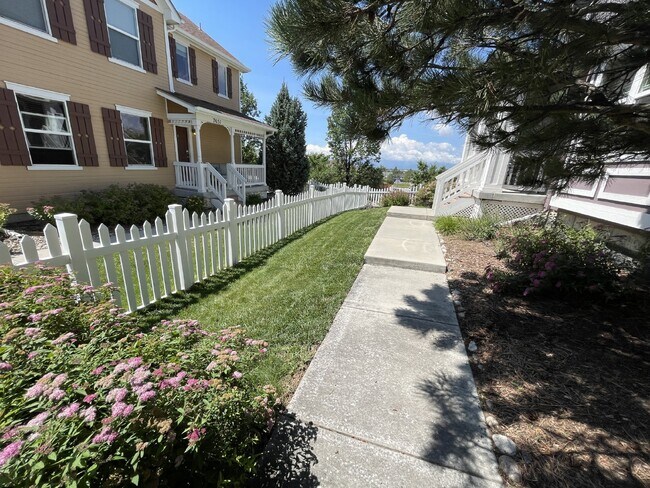 Building Photo - 3 bedroom - Menagerie