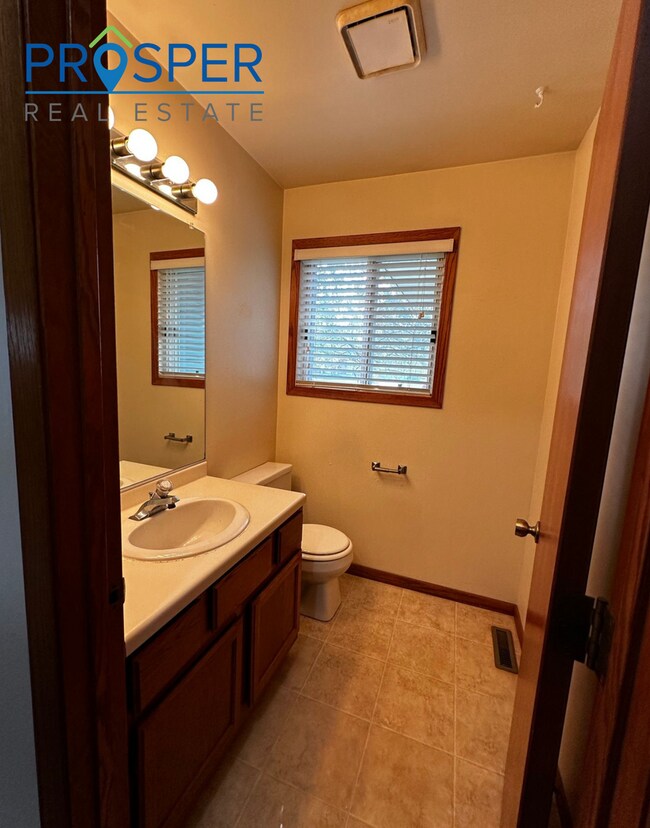 Building Photo - South Eau Claire Living Without Compromise