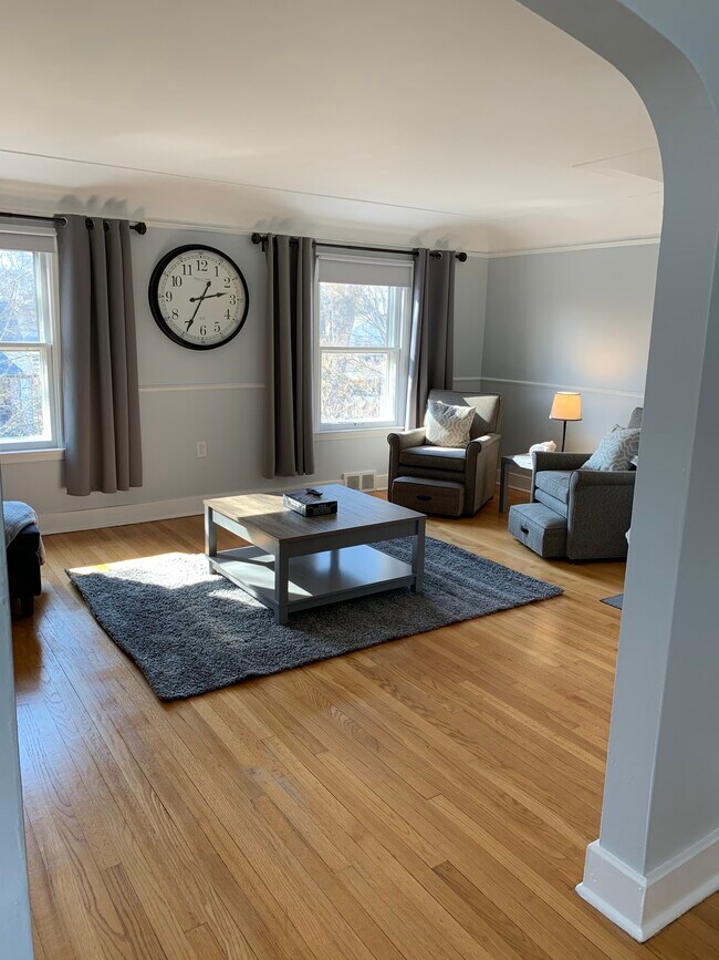 Building Photo - 1222 Beaconsfield Ave