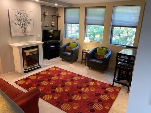 Building Photo - 42 Melrose St