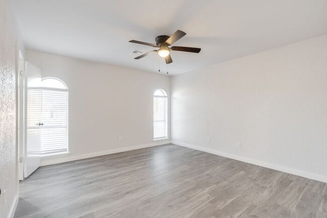 Building Photo - 2704 NW 115th St