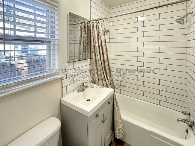 Building Photo - 2124 N 15th St