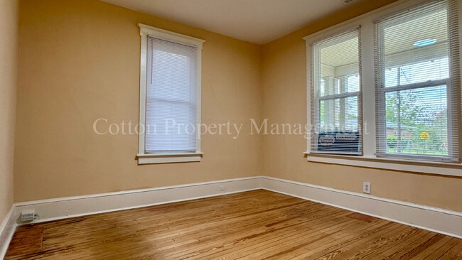 Building Photo - 315 S 15th St