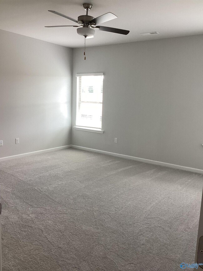 Building Photo - 104 Granby Ln
