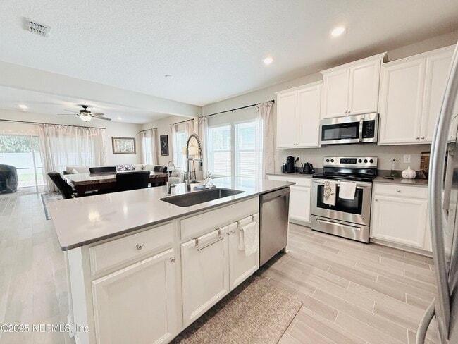 Building Photo - 1784 Mathews Manor Dr