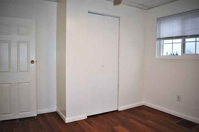 Building Photo - Newly updated 3 bedroom, 1 bathroom house....