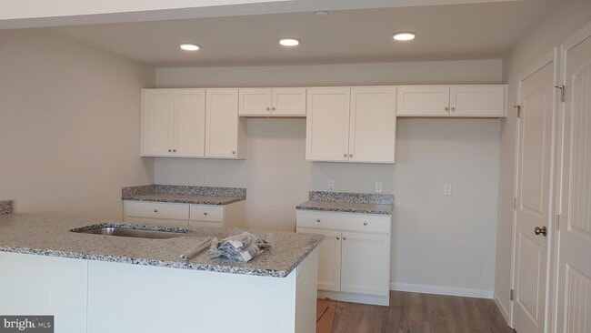 Building Photo - 1000 COLBY Ln