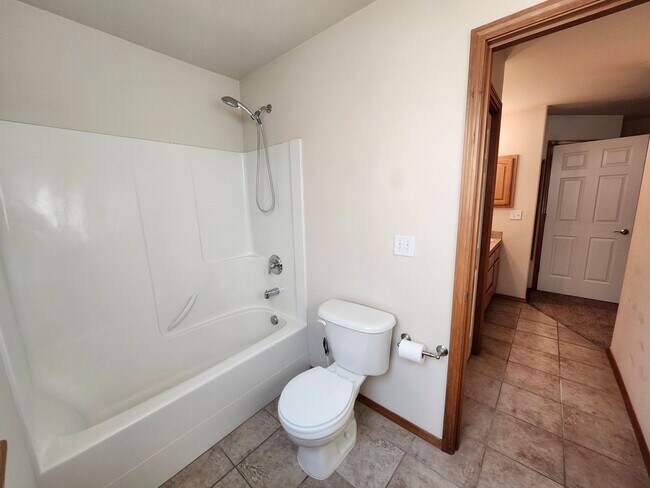 Building Photo - Welcome to 163 Keen Road in Richland!