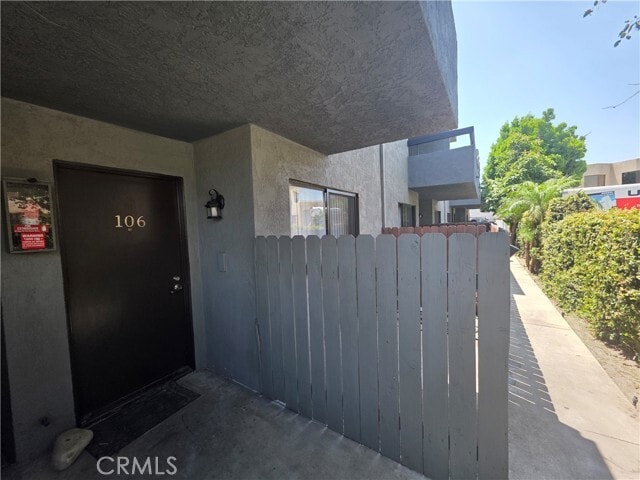 Building Photo - 6911 Woodley Ave