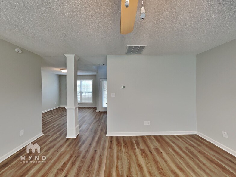 Building Photo - 5757 Village Loop