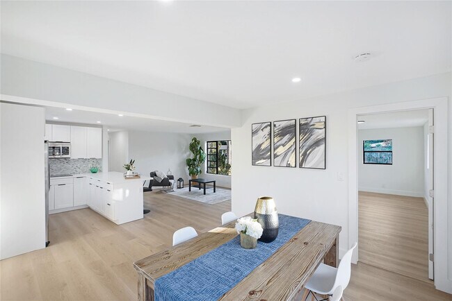 Building Photo - 3613 SW 1st St