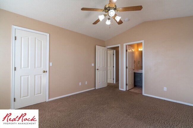 Building Photo - Pet Friendly - 4 Bed 2 Bath for rent in St. George
