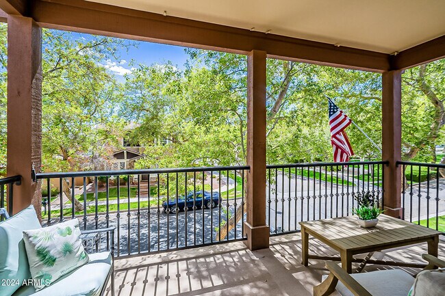 Building Photo - 21124 W Prospector Way