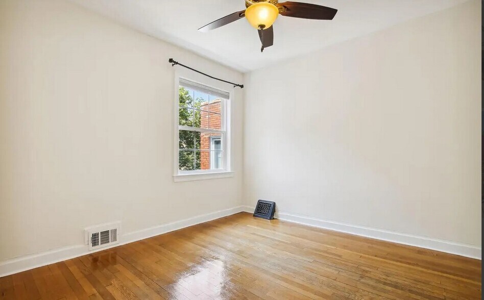 Building Photo - 1770 Hobart St NW