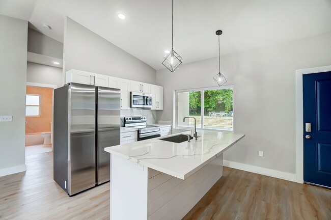 Building Photo - 3719 Kirkup Ave