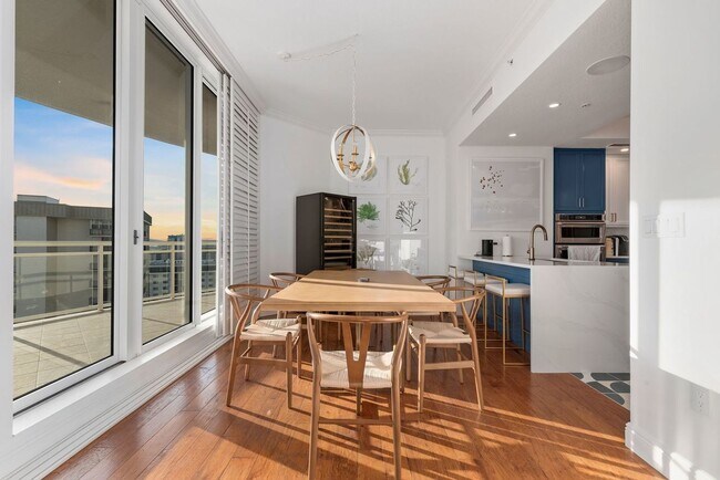 Building Photo - Ultimate Furnished Luxury Rental at the Be...