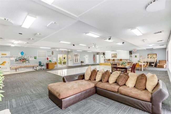 Building Photo - 1800 SW 81st Ave