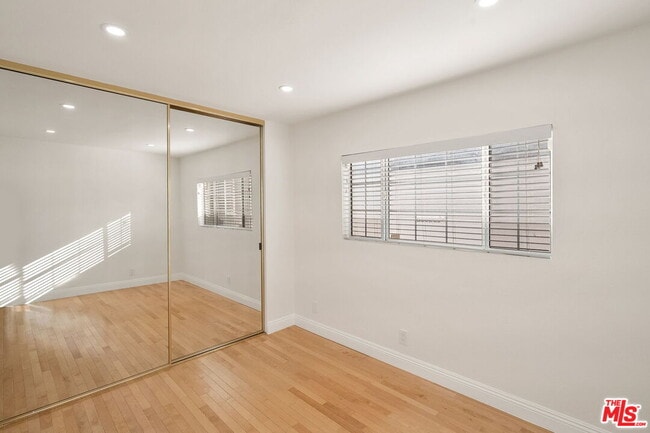 Building Photo - 15005 Killion St