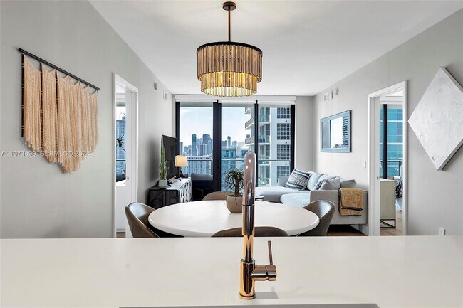 Building Photo - 121 NE 34th St