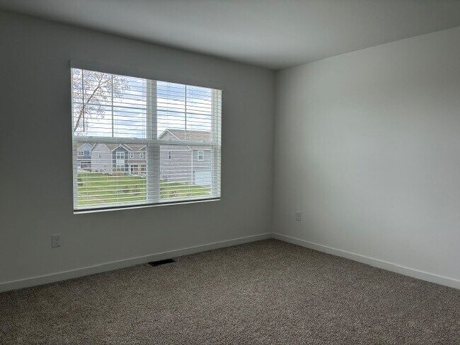 Building Photo - Brand New 3 Bedroom - 2.5 Bath Condo in Union Grove